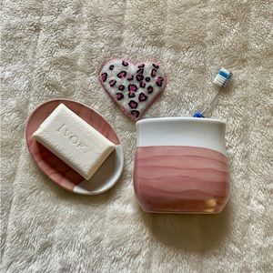 Ceramic Bathroom Set (NWOT)